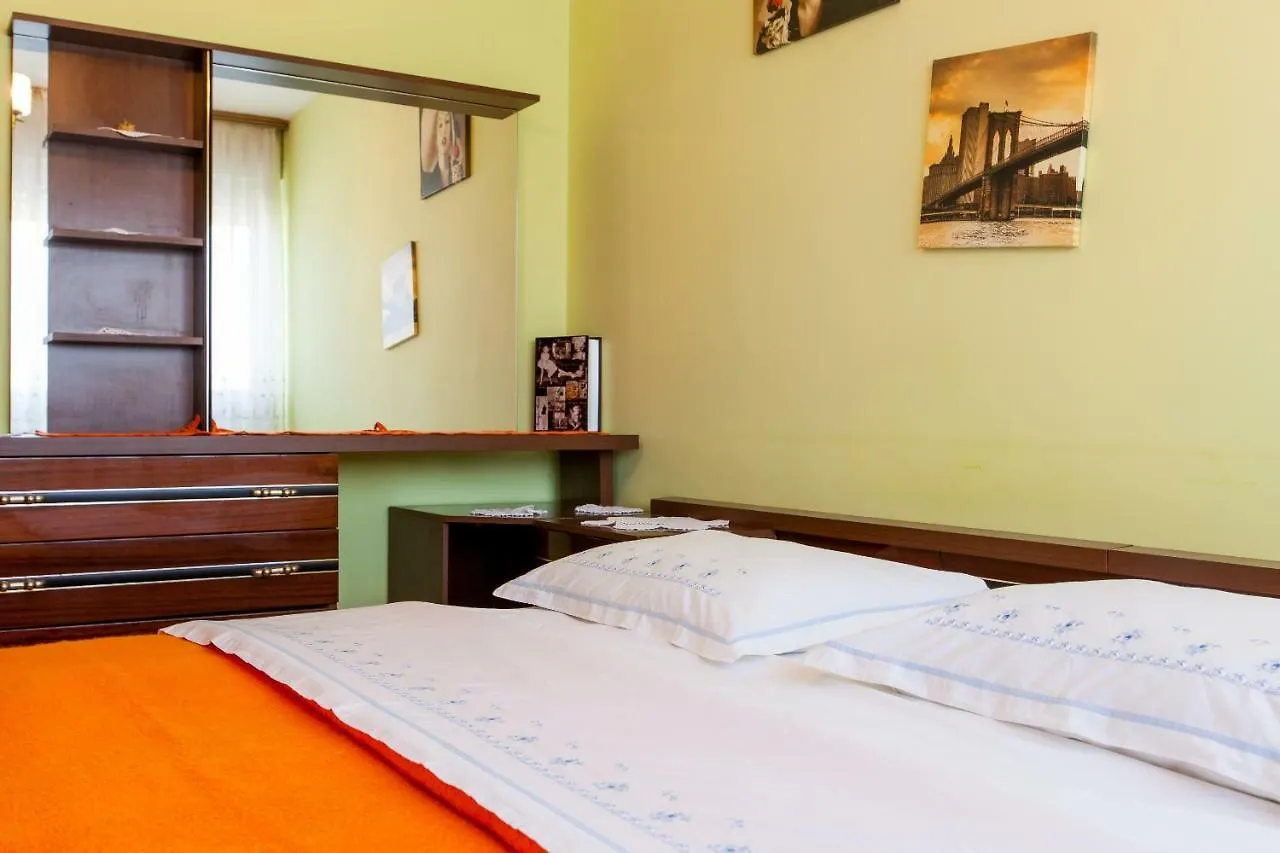 Budget Split Apartment 0*,  Croatia